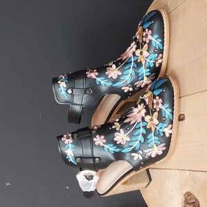 Women's Floral Embroidery Ankle Boots Buckled Backless Western Vintage Style